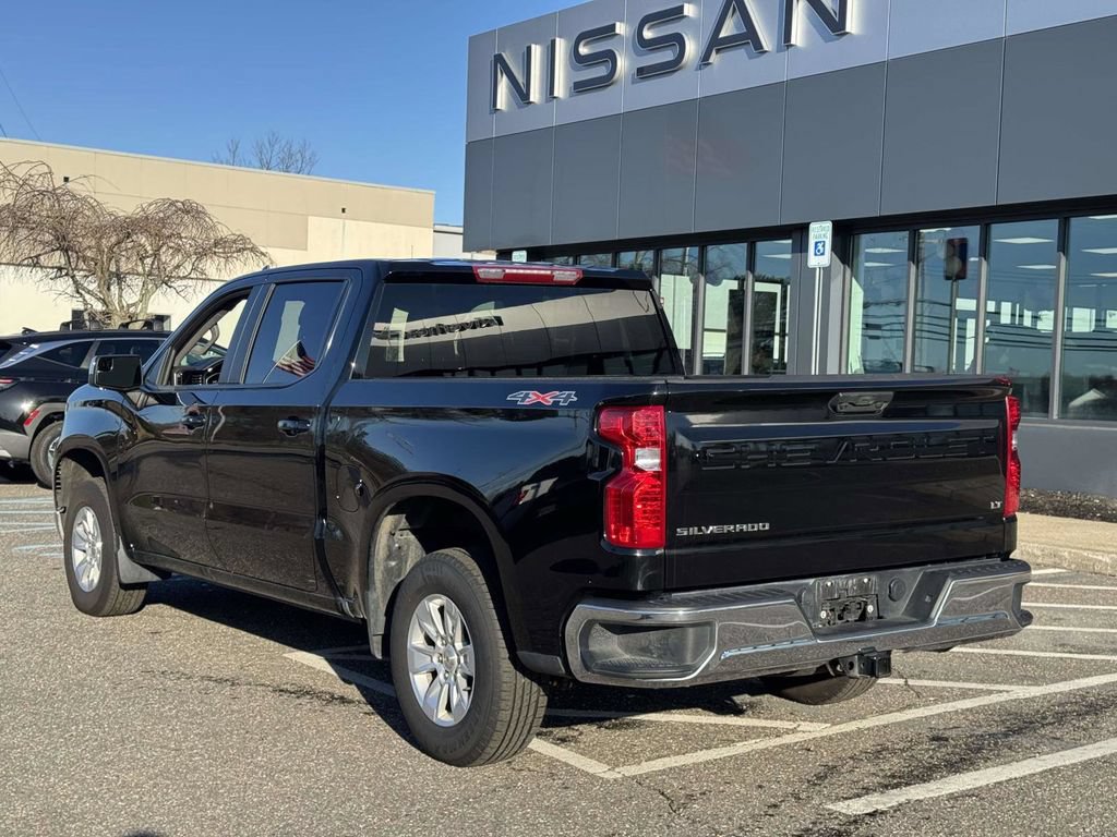 Used 2025 Chevrolet Silverado 1500 LT AWD/4WD image 3