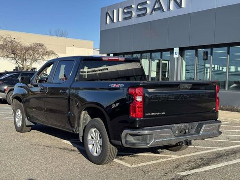 Used 2025 Chevrolet Silverado 1500 LT AWD/4WD image 3