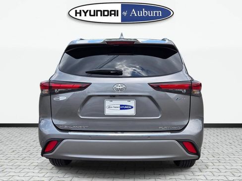 Used 2026 Toyota Highlander Platinum AWD/4WD image 6