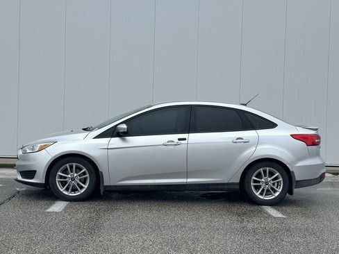 Used 2016 Ford Focus SE w/ Exterior Protection Package image 2