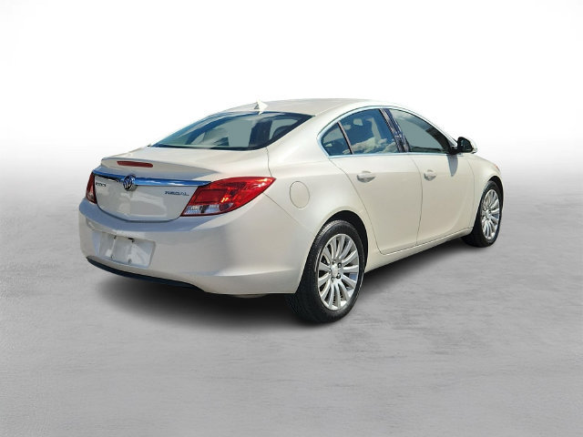 Used 2012 Buick Regal Leather FWD image 6