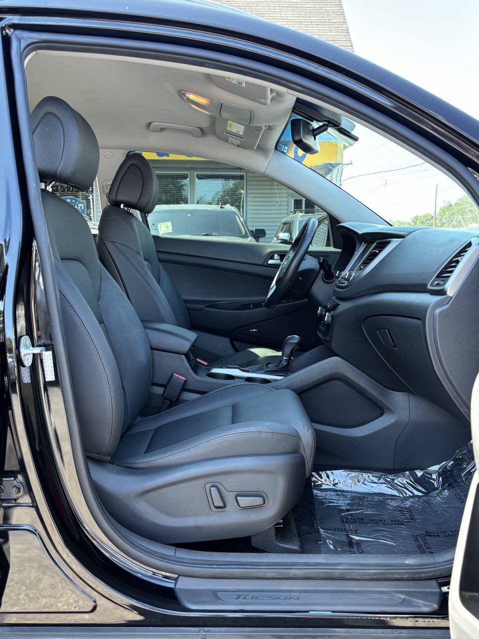Used 2017 Hyundai Tucson SE Plus AWD/4WD image 18