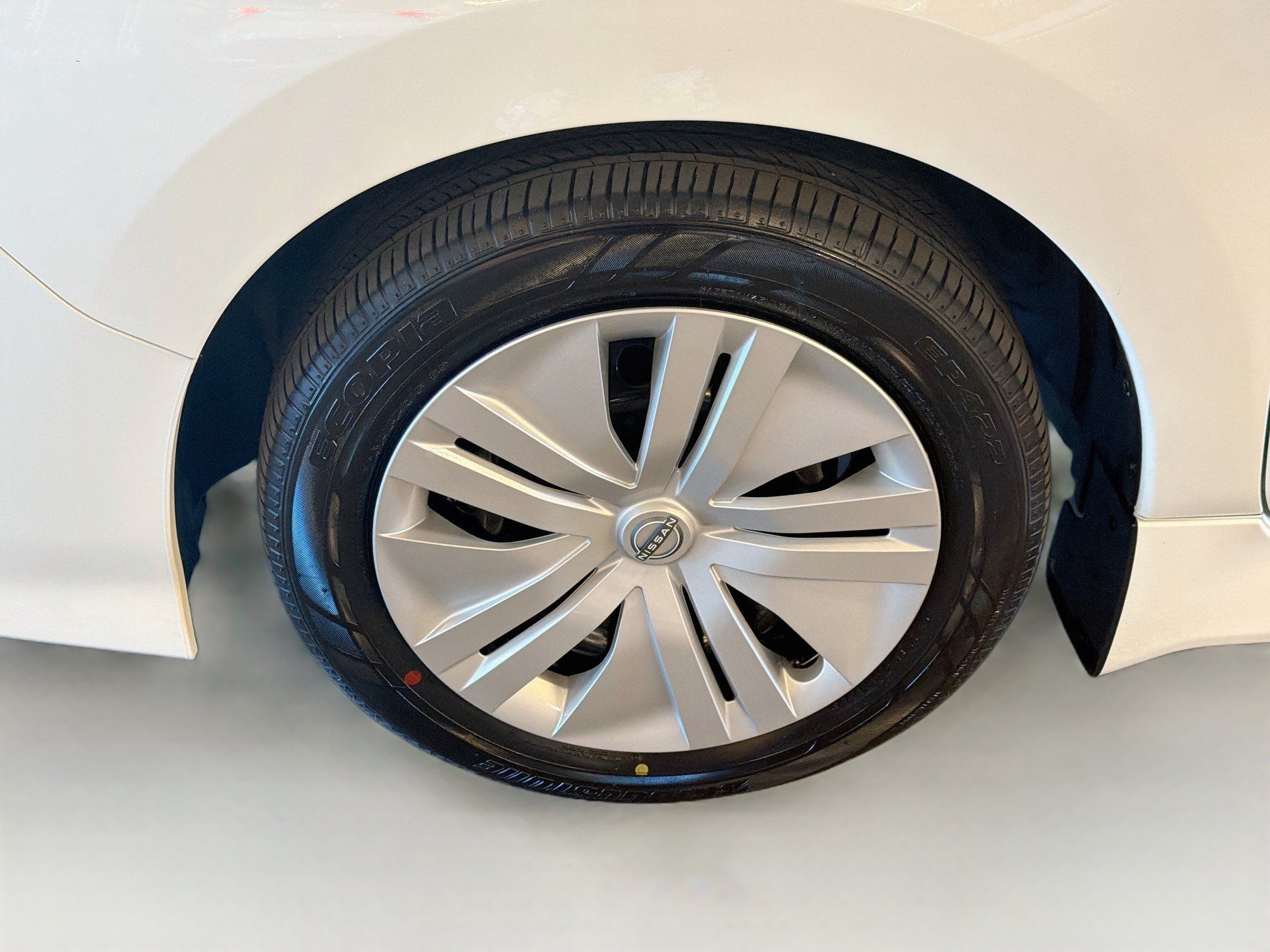 Used 2025 Nissan Leaf S FWD image 11