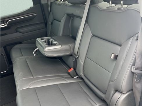 Used 2025 GMC Sierra 1500 SLT image 16