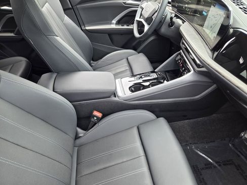 Certified 2025 Audi Q5 Premium Plus w/ Premium Plus AWD/4WD image 18