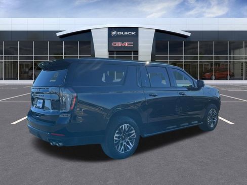Certified 2025 Chevrolet Suburban Z71 w/ Comfort Package image 5
