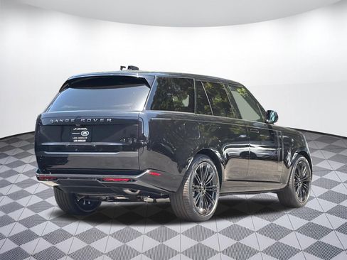 Used 2026 Land Rover Range Rover SE AWD/4WD image 9