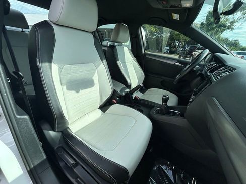 Used 2016 Volkswagen Jetta Sport FWD image 23