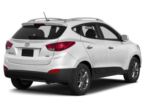 Used 2015 Hyundai Tucson SE FWD image 2