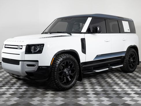 Used 2024 Land Rover Defender 110 SE image 1