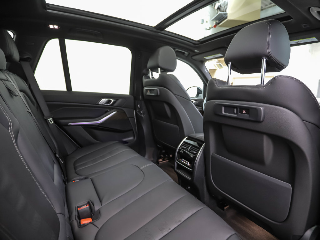 Used 2022 BMW X5 xDrive40i w/ Premium Package AWD/4WD image 26