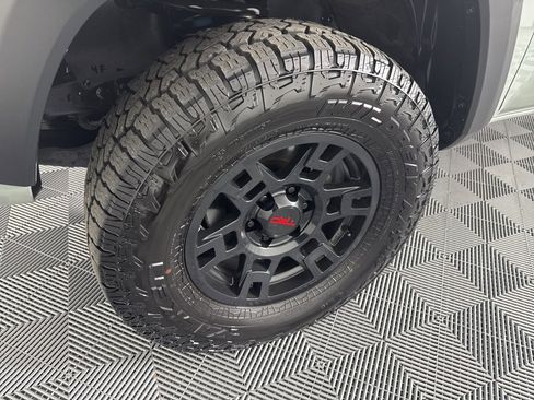 Used 2023 Toyota Tacoma TRD Off-Road image 12