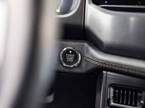 Used 2022 Ford F150 Lightning Lariat image 25