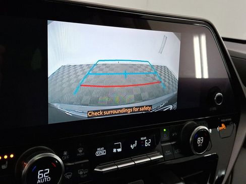 Certified 2023 Toyota Highlander XLE image 15