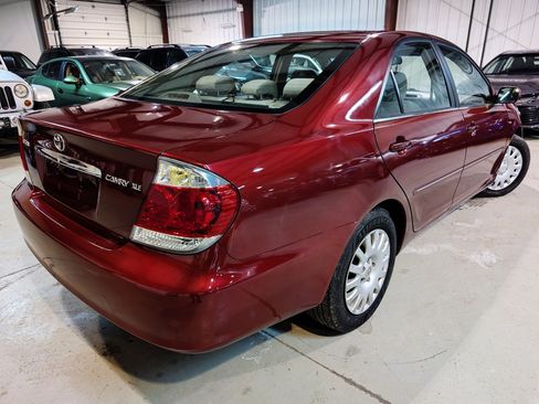 Used 2005 Toyota Camry XLE image 6