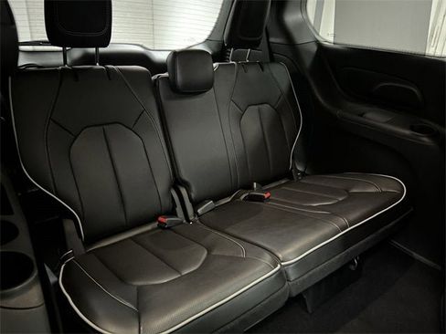 Used 2025 Chrysler Pacifica Limited w/ Trailer Tow Group image 28