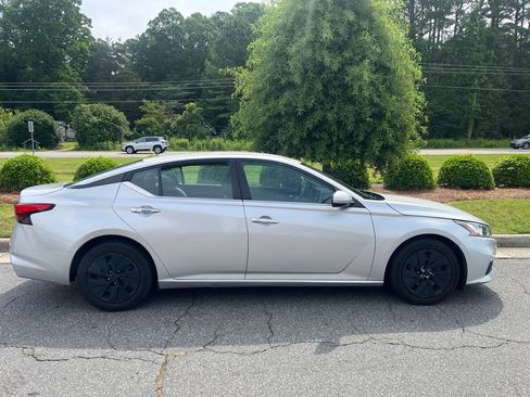 Used 2019 Nissan Altima 2.5 S FWD image 5