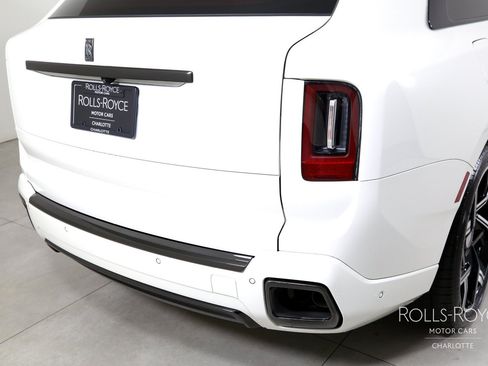 Used 2025 Rolls-Royce Cullinan Black Badge AWD/4WD image 47