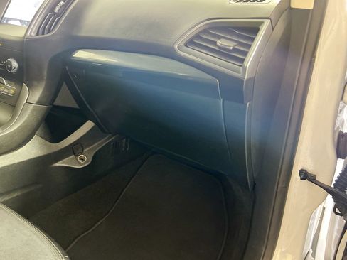 Used 2020 Ford Edge SE image 35