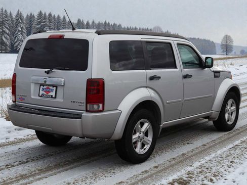 Used 2011 Dodge Nitro SXT image 6