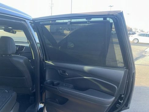 Used 2022 Honda Pilot TrailSport image 33