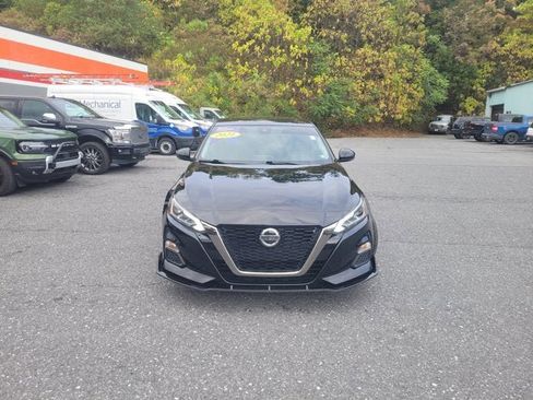 Used 2021 Nissan Altima 2.5 SR w/ SR Premium Package image 2