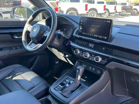 Used 2025 Honda CR-V Sport Touring image 17