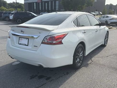 Used 2015 Nissan Altima 2.5 S w/ Special Edition Package FWD image 3