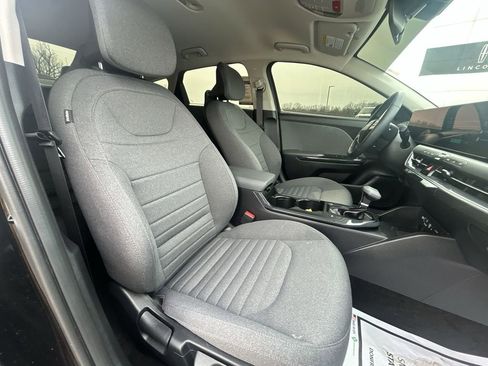 Used 2025 Kia K4 EX image 30