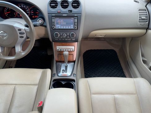 Used 2008 Nissan Altima 3.5 SE w/ Technology Pkg image 16