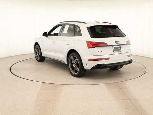 Certified 2025 Audi Q5 e Premium Plus w/ Premium Plus Package image 4