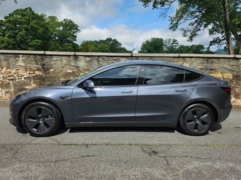 Used 2023 Tesla Model 3 Standard Range RWD image 7