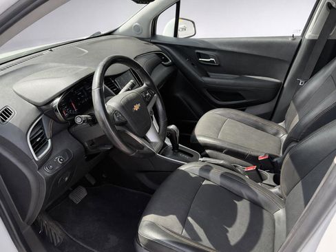 Used 2020 Chevrolet Trax LT w/ Driver Confidence Package image 7