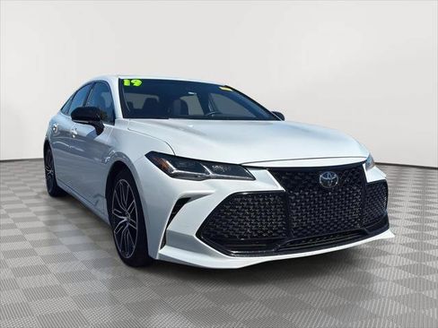 Certified 2019 Toyota Avalon Touring FWD image 1