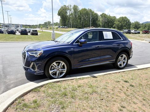 Used 2023 Audi Q3 2.0T Premium AWD/4WD image 4