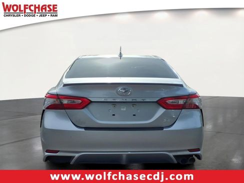 Used 2019 Toyota Camry SE FWD image 4