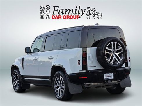 Used 2024 Land Rover Defender 110 X-Dynamic SE image 3