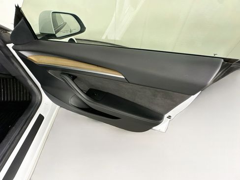 Used 2021 Tesla Model 3 Standard Range Plus RWD image 32