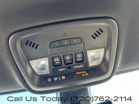 Certified 2023 Chevrolet Traverse Premier AWD/4WD image 34