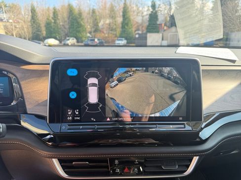 Used 2024 Volkswagen Atlas SE image 23