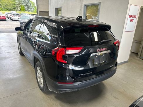 Used 2024 GMC Terrain SLE AWD/4WD image 6