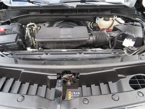 Used 2024 GMC Yukon SLE AWD/4WD image 12