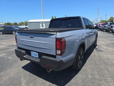 Used 2025 Honda Ridgeline Black Edition image 3