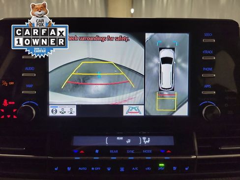 Used 2024 Toyota Sienna Platinum image 20