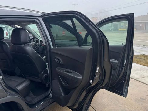 Used 2017 Chevrolet Trax LT w/ LT Convenience Package image 18