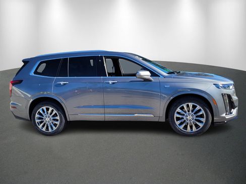 Used 2022 Cadillac XT6 Premium Luxury w/ Platinum Package image 8