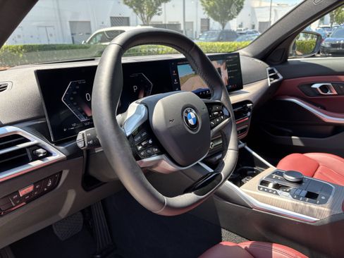 Used 2025 BMW 330i Sedan RWD image 17