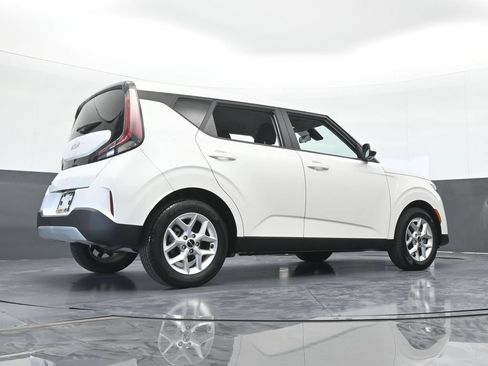 Used 2024 Kia Soul LX w/ Option Group 015 FWD image 56