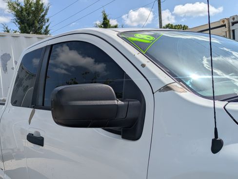 Used 2018 Nissan Titan S w/ S Utility Package RWD image 11