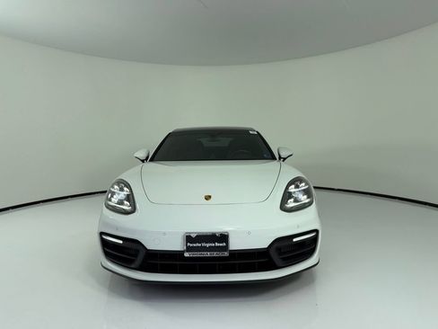 Used 2022 Porsche Panamera image 10